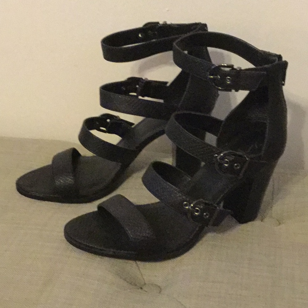 Simply Vera Wang Heels